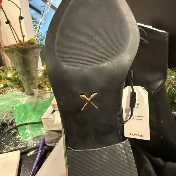 Express Bootie - Size 6.5 US Black - Picture 3 of 3